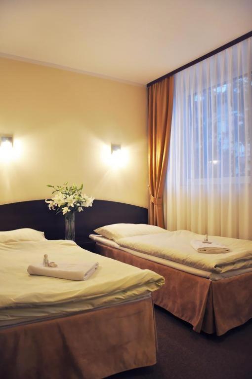 Hotel Pojezierze Szczecinek Kültér fotó