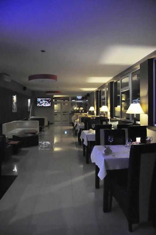 Hotel Pojezierze Szczecinek Kültér fotó